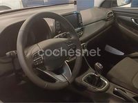 Usado Hyundai i30 120 CV (88 kW) 2022 Gris / plata Berlina