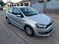 Usado VW Polo Advance 90 CV (66 kW) 2010 Gris / plata Utilitario
