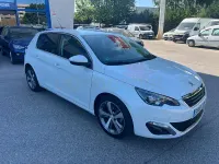 Usado Peugeot 308 Allure 120 CV (88 kW) 2017 Blanco Berlina
