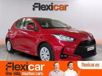 Usado Toyota Yaris Hybrid Active 116 CV (85 kW) 2023 Rojo Berlina