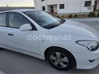 Usado Hyundai i30 Classic 109 CV (80 kW) 2011 Blanco Berlina