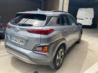 Usado Hyundai Kona 141 CV (103 kW) 2020 Gris SUV