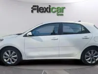 Usado Kia Rio 101 CV (74 kW) 2023 Blanco Berlina