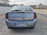 Usado Opel Vectra Essentia 100 CV (73 kW) 2004 Gris / plata Berlina