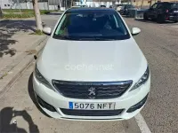 Usado Peugeot 308 Allure 130 CV (95 kW) 2018 Blanco Berlina
