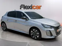 Usado Peugeot 208 Allure 101 CV (74 kW) 2025 Gris Utilitario