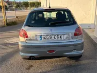 Usado Peugeot 206 90 CV (66 kW) 2005 Gris / plata Berlina