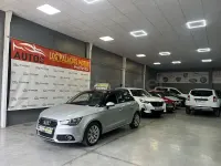 Usado Audi A1 Sportback Attraction 105 CV (77 kW) 2014 Gris / plata Utilitario