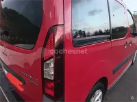 Usado Peugeot TePee Outdoor 110 CV (80 kW) 2016 Rojo Monovolumen