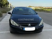 Usado Peugeot 307 CC 138 CV (101 kW) 2005 Negro Descapotable