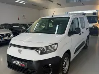 Usado Fiat Doblò 102 CV (75 kW) 2022 Blanco Monovolumen