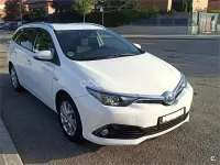 Usado Toyota Auris Hybrid Active 136 CV (100 kW) 2016 Blanco Familiar