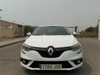 Usado Renault Mégane IV Life 90 CV (66 kW) 2017 Blanco Berlina