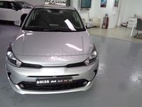 Usado Kia Rio 84 CV (61 kW) 2023 Gris / plata Berlina