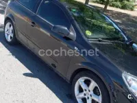 Usado Opel Astra GTC Sport 100 CV (73 kW) 2007 Negro Berlina