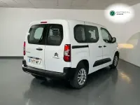 Usado Citroën Berlingo Feel 102 CV (75 kW) 2023 Blanco Monovolumen