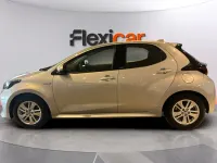 Usado Toyota Yaris Hybrid Business Edition 116 CV (85 kW) 2021 Gris Berlina
