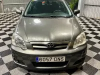Usado Toyota Corolla Sol 90 CV (66 kW) 2005 Gris / plata Berlina