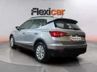 Usado Seat Arona Style 110 CV (80 kW) 2021 Gris SUV