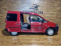 Usado VW Caddy Comfortline 102 CV (75 kW) 2014 Rojo Monovolumen
