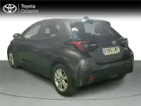 Usado Toyota Yaris Hybrid Active 116 CV (85 kW) 2022 Monovolumen