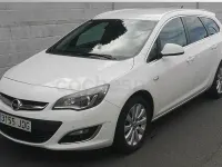 Usado Opel Astra Excellence 136 CV (100 kW) 2015 Blanco Familiar
