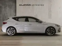 Usado Cupra Leon 150 CV (110 kW) 2025 Gris / plata Berlina