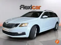 Usado Skoda Octavia Ambition 150 CV (110 kW) 2020 Blanco Familiar