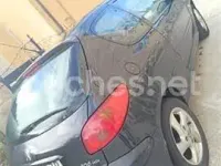 Usado Peugeot 206 90 CV (66 kW) 2002 Negro Berlina