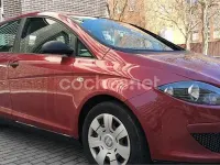 Usado Seat Altea Reference 102 CV (75 kW) 2005 Rojo Monovolumen