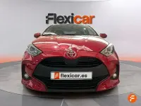 Usado Toyota Yaris Active 116 CV (85 kW) 2025 Rojo Utilitario