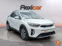 Usado Kia Stonic 84 CV (61 kW) 2023 Blanco SUV