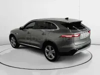 Usado Jaguar F-Pace R-Dynamic 204 CV (150 kW) 2023 Gris / plata SUV