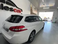 Usado Peugeot 308 SW Style 130 CV (95 kW) 2021 Blanco Familiar