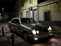 Usado Mercedes E320 Elegance 220 CV (161 kW) 1998 Gris / plata Berlina