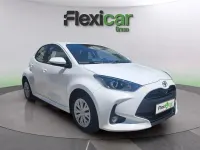 Usado Toyota Yaris Active 69 CV (50 kW) 2023 Blanco Utilitario