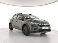 Usado Dacia Sandero Expression 100 CV (73 kW) 2025 Verde Berlina