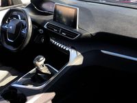 Usado Peugeot 5008 Allure 130 CV (95 kW) 2019 Azul SUV