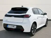 Usado Peugeot 208 Allure 100 CV (73 kW) 2024 Blanco Utilitario