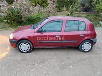 Usado Renault Clio II 60 CV (44 kW) 2000 Granate Berlina
