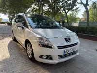 Usado Peugeot 5008 Allure 163 CV (119 kW) 2012 Blanco Monovolumen