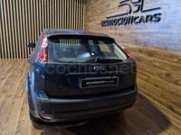 Usado Ford Focus Ambiente 90 CV (66 kW) 2006 Gris / plata Berlina