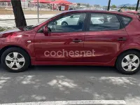 Usado Hyundai i30 Classic 90 HP (66 kW) 2011 Vermelho Sedan