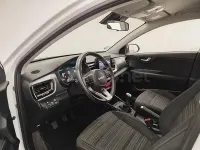 Usado Kia Stonic 100 CV (73 kW) 2025 Blanco SUV