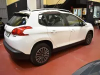 Usado Peugeot 2008 Active 99 CV (72 kW) 2015 Blanco SUV