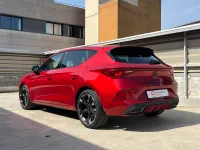Usado Cupra Leon 150 CV (110 kW) 2024 Rojo desire cmetalizadoe