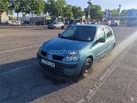 Usado Renault Clio II Authentique 75 CV (55 kW) 2004 Azul Berlina