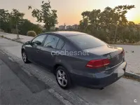 Usado VW Passat Advance 105 CV (77 kW) 2011 Gris / plata Berlina