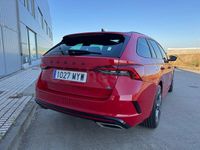Usado Skoda Octavia RS 245 CV (180 kW) 2021 Rojo Familiar