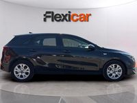 Usado Kia Ceed 136 CV (100 kW) 2023 Negro Utilitario